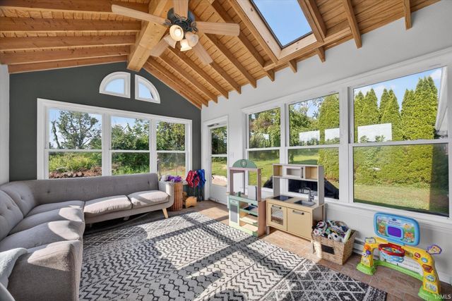 412 E Cardinal Glen Drive, Bloomington, IN 47401