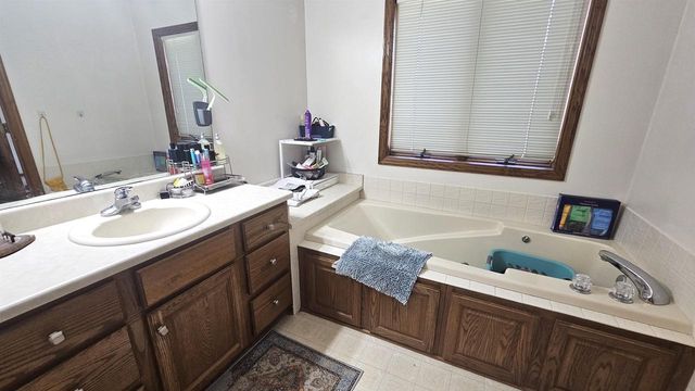 720 Waveland Road, Janesville, WI 53548