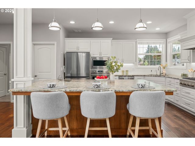 3217 BOARDWALK Ave, Eugene, OR 97401