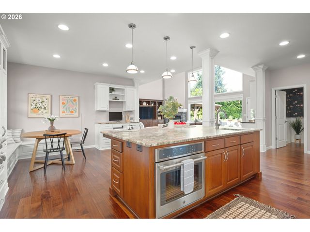3217 BOARDWALK Ave, Eugene, OR 97401