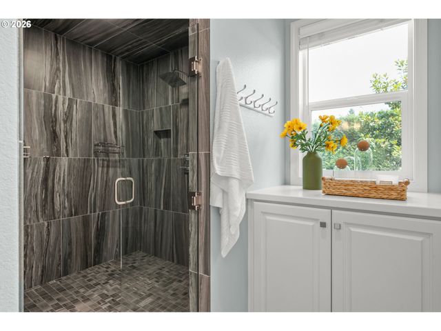 3217 BOARDWALK Ave, Eugene, OR 97401