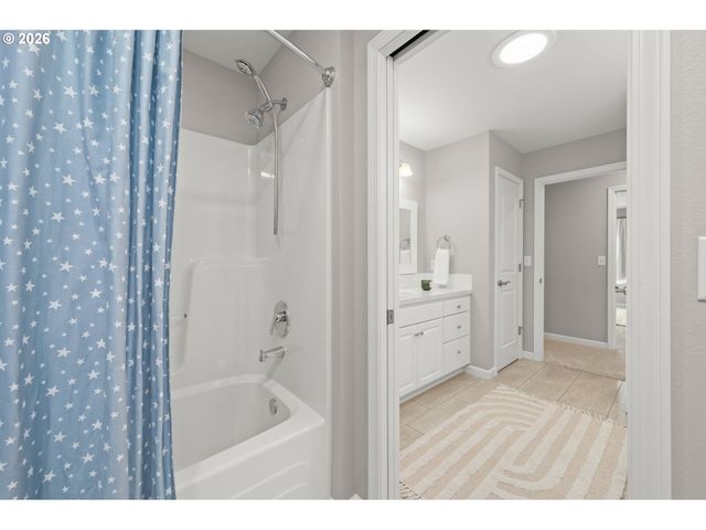 3217 BOARDWALK Ave, Eugene, OR 97401
