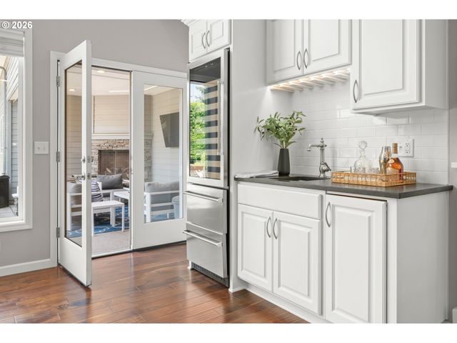 3217 BOARDWALK Ave, Eugene, OR 97401