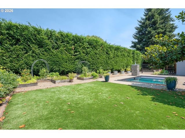 3217 BOARDWALK Ave, Eugene, OR 97401