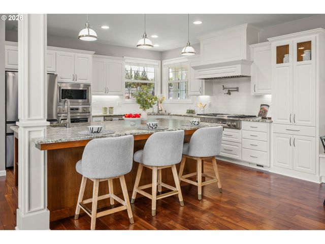 3217 BOARDWALK Ave, Eugene, OR 97401
