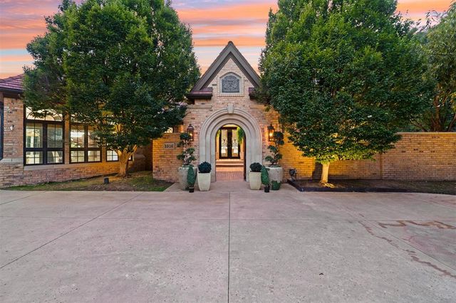 1916 Mulholland Drive, Edmond, OK 73012