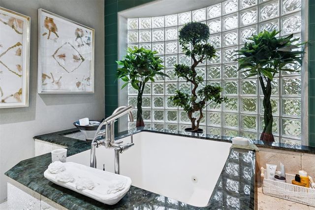 1916 Mulholland Drive, Edmond, OK 73012