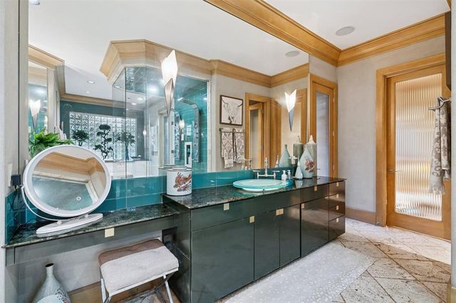 1916 Mulholland Drive, Edmond, OK 73012