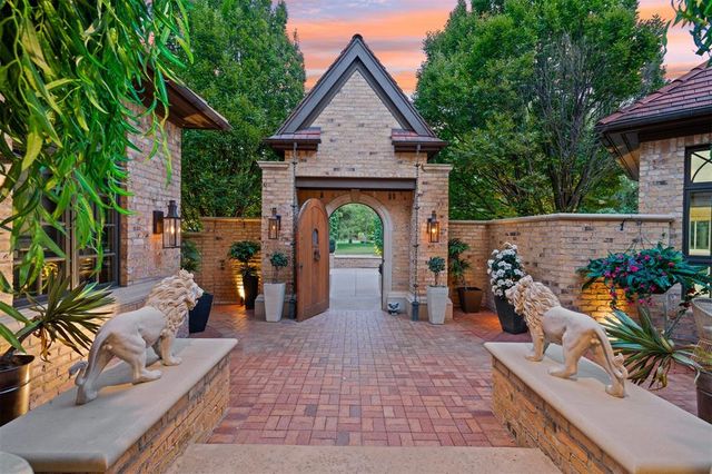 1916 Mulholland Drive, Edmond, OK 73012