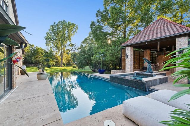 1916 Mulholland Drive, Edmond, OK 73012