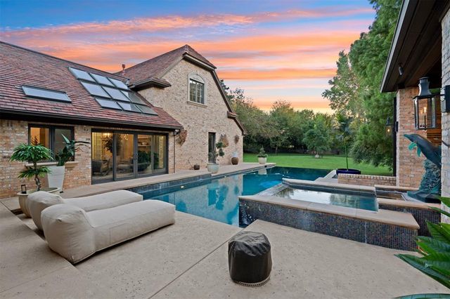 1916 Mulholland Drive, Edmond, OK 73012