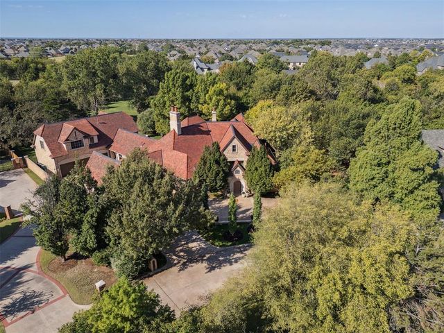 1916 Mulholland Drive, Edmond, OK 73012