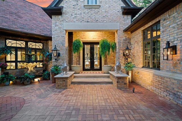 1916 Mulholland Drive, Edmond, OK 73012