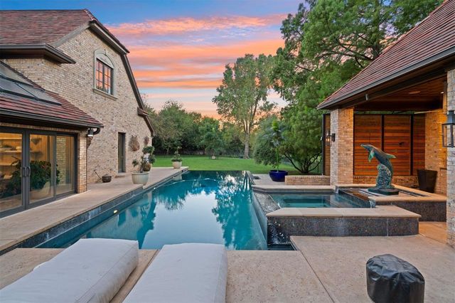 1916 Mulholland Drive, Edmond, OK 73012