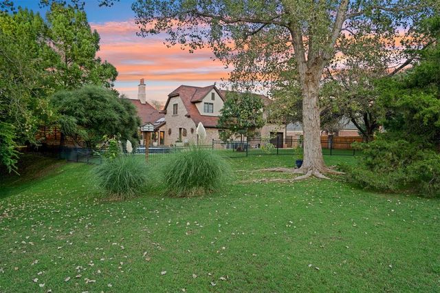 1916 Mulholland Drive, Edmond, OK 73012