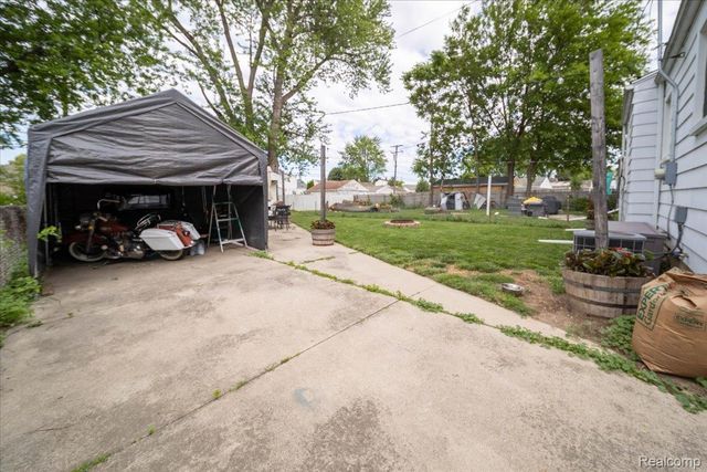 13458 Poplar Street, Southgate, MI 48195