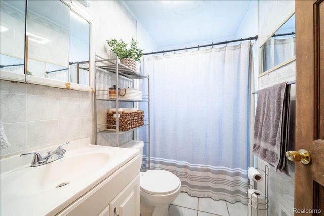 13458 Poplar Street, Southgate, MI 48195