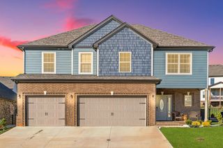 517 Low Country Ct, Clarksville, TN 37042