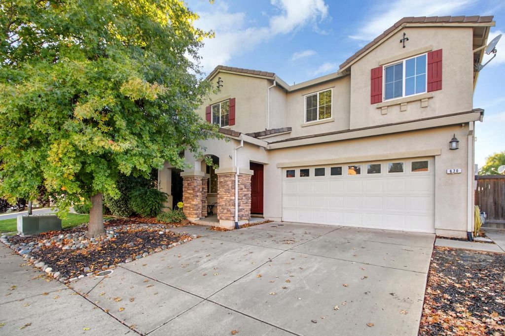 670 Tara Bella Dr, Lincoln, CA 95648