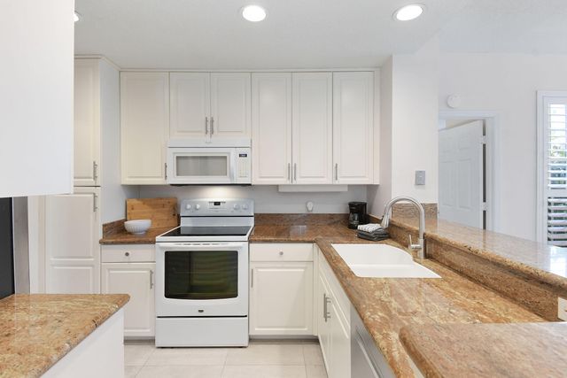 421 NE Plantation 617, Stuart, FL 34996