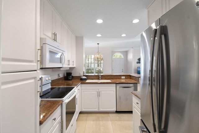 421 NE Plantation 617, Stuart, FL 34996