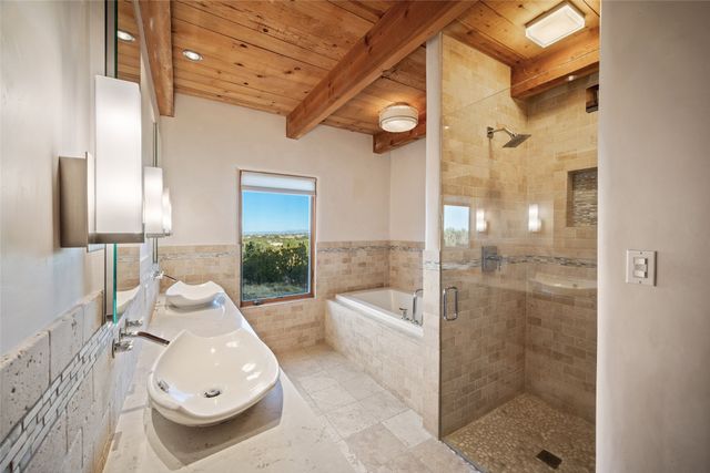 5 Estrella De La Manana, Santa Fe, NM 87508