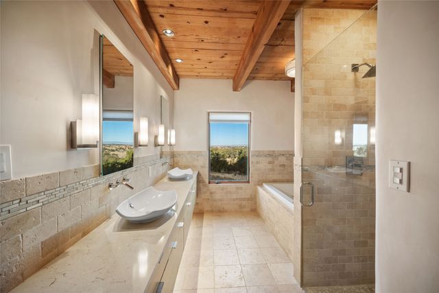 5 Estrella De La Manana, Santa Fe, NM 87508