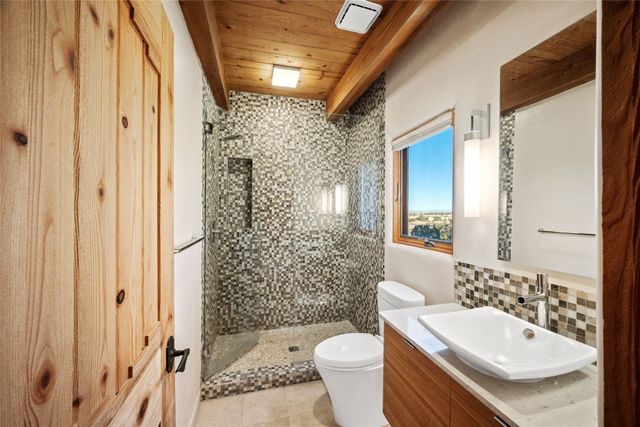 5 Estrella De La Manana, Santa Fe, NM 87508