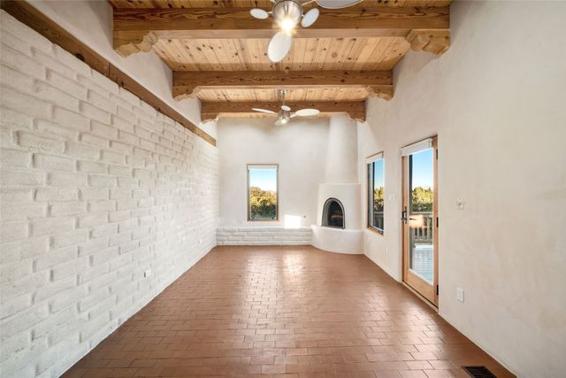 5 Estrella De La Manana, Santa Fe, NM 87508