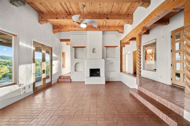 5 Estrella De La Manana, Santa Fe, NM 87508