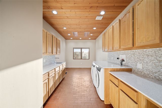 5 Estrella De La Manana, Santa Fe, NM 87508