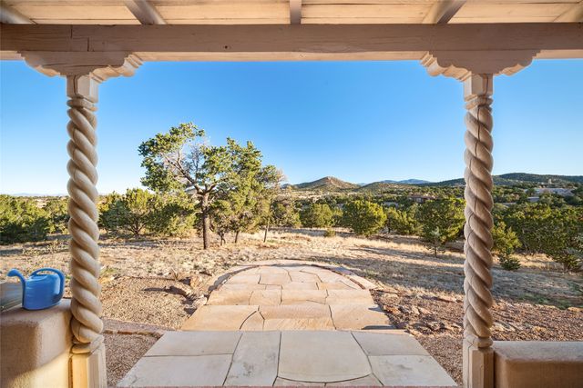 5 Estrella De La Manana, Santa Fe, NM 87508