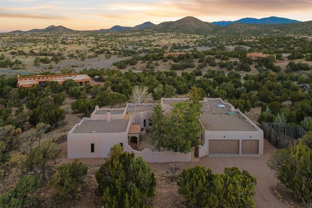 5 Estrella De La Manana, Santa Fe, NM 87508