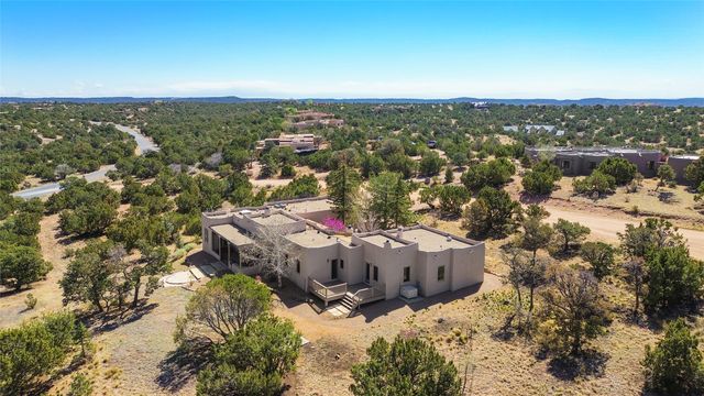 5 Estrella De La Manana, Santa Fe, NM 87508