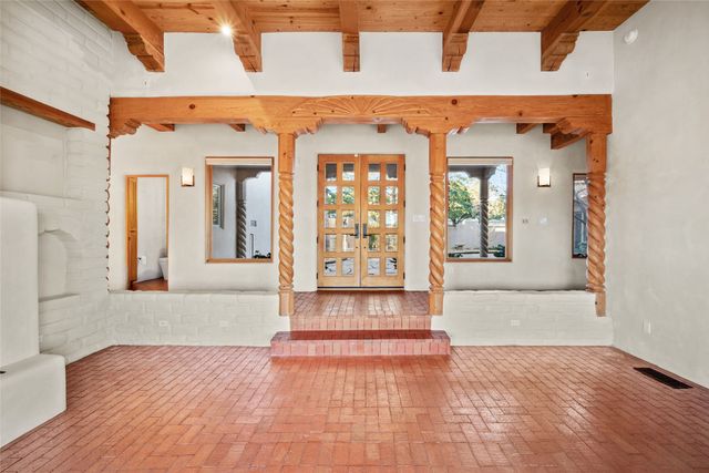 5 Estrella De La Manana, Santa Fe, NM 87508