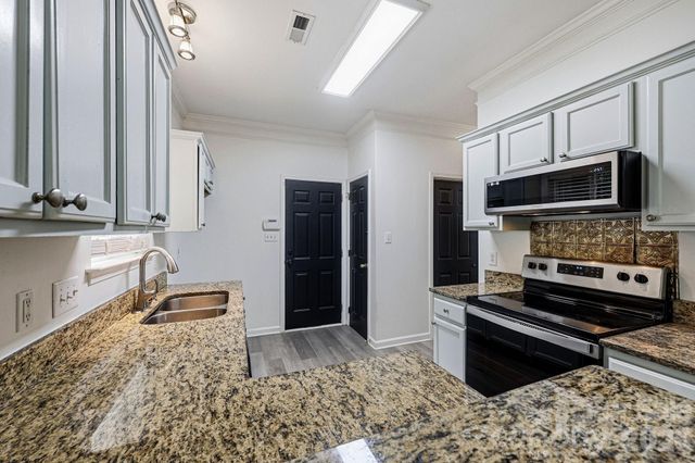 5423 Starflower Drive, Charlotte, NC 28215