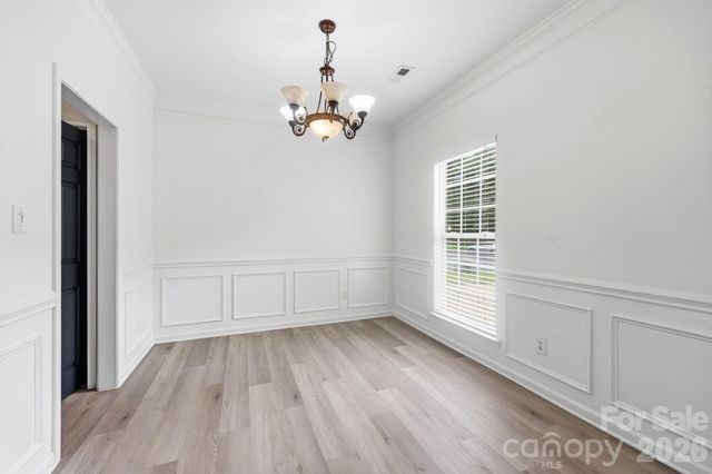 5423 Starflower Drive, Charlotte, NC 28215