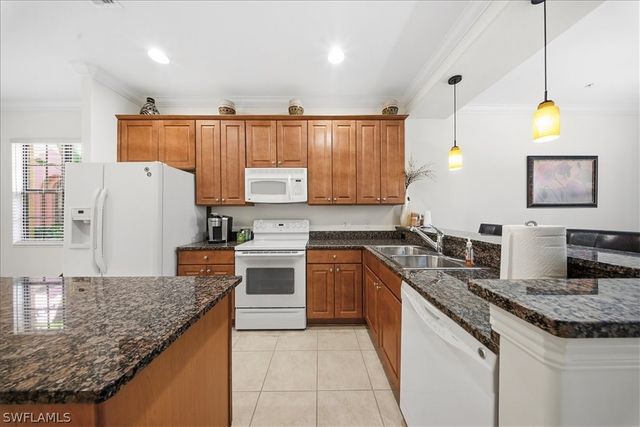 9153 Chula Vista ST 13203, Naples, FL 34113