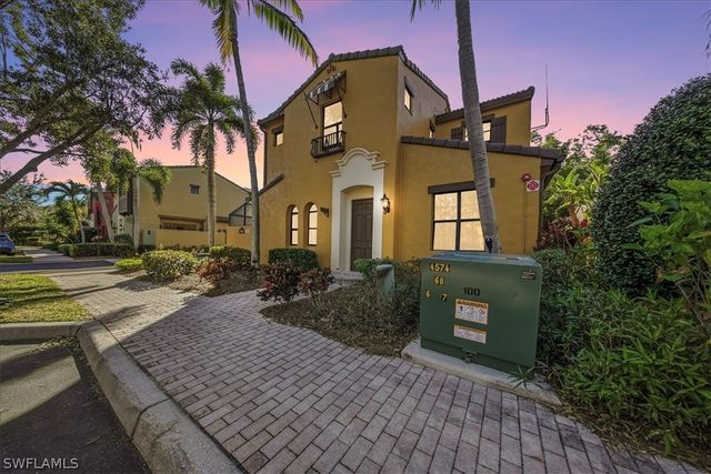 9153 Chula Vista ST 13203, Naples, FL 34113