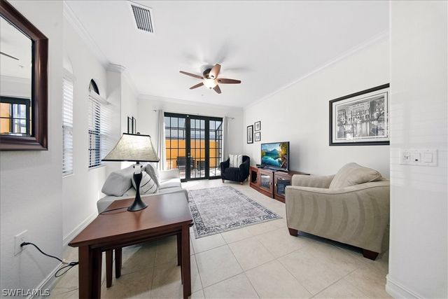 9153 Chula Vista ST 13203, Naples, FL 34113