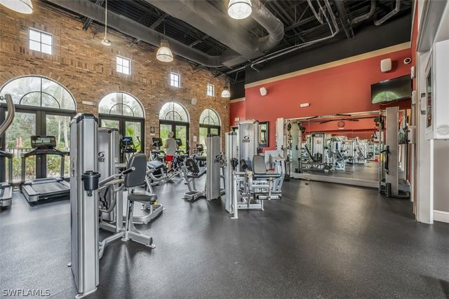 9153 Chula Vista ST 13203, Naples, FL 34113