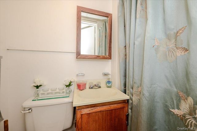 1912 Hunt Avenue, Bronx, NY 10462