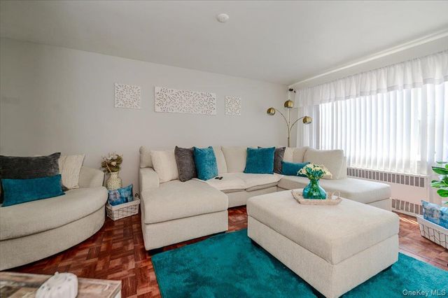 1912 Hunt Avenue, Bronx, NY 10462