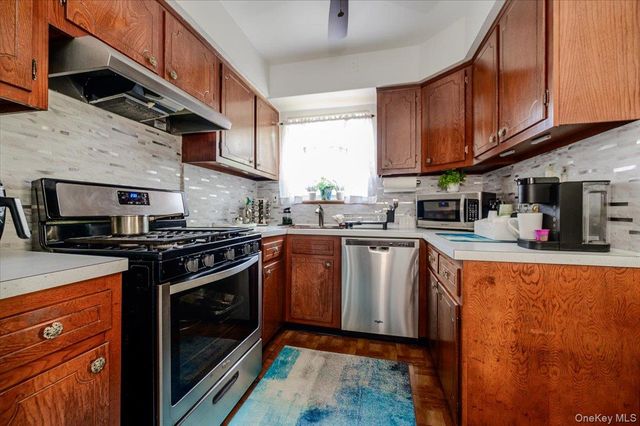 1912 Hunt Avenue, Bronx, NY 10462