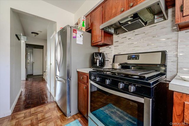 1912 Hunt Avenue, Bronx, NY 10462