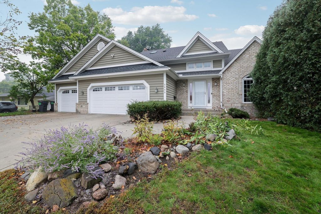 3508 Silver Lake Road NE, Saint Anthony, MN 55418 — exterior