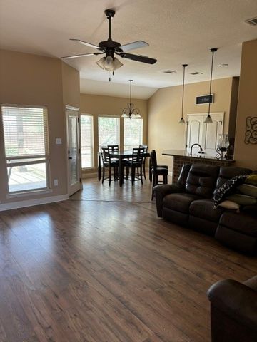 209 Newcastle Street, Waxahachie, TX 75165