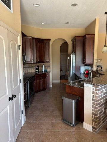 209 Newcastle Street, Waxahachie, TX 75165