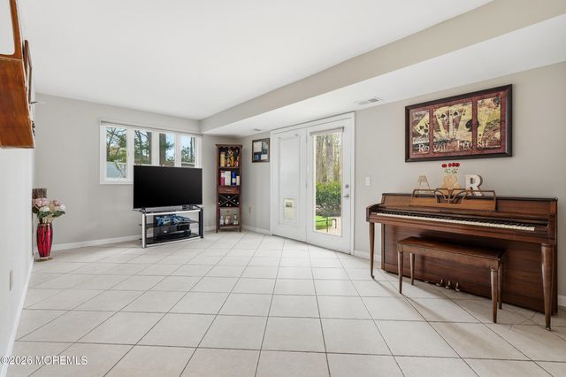 9 Rutland Place, Eatontown, NJ 07724