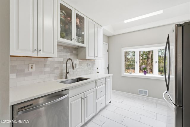 9 Rutland Place, Eatontown, NJ 07724
